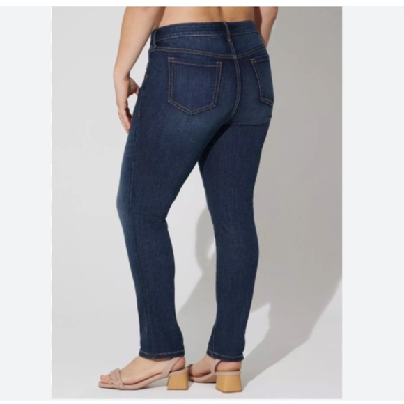 TORRID Boyfriend Straight Vintage Stretch Mid-Rise Jean Size 20 Sipping Tea - Picture 2 of 14